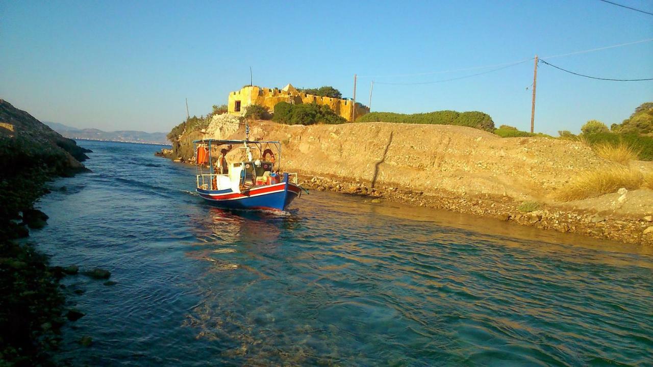 Beautiful House By The Sea,Loutraki Skaloma. Βίλα Εξωτερικό φωτογραφία