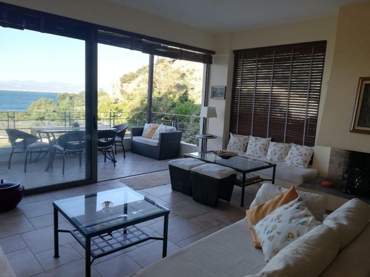 Beautiful House By The Sea,Loutraki Skaloma. Βίλα Εξωτερικό φωτογραφία