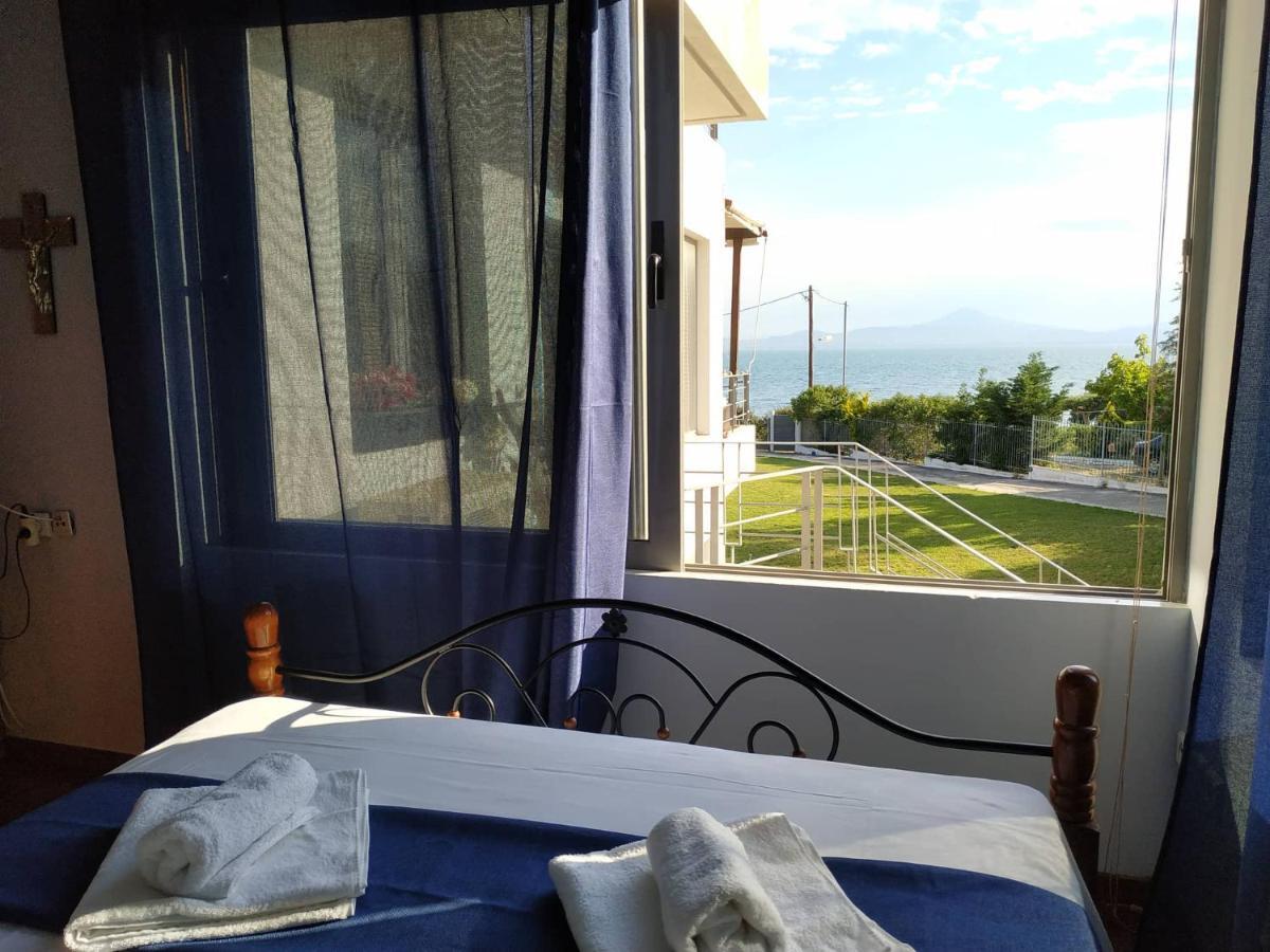 Beautiful House By The Sea,Loutraki Skaloma. Βίλα Εξωτερικό φωτογραφία