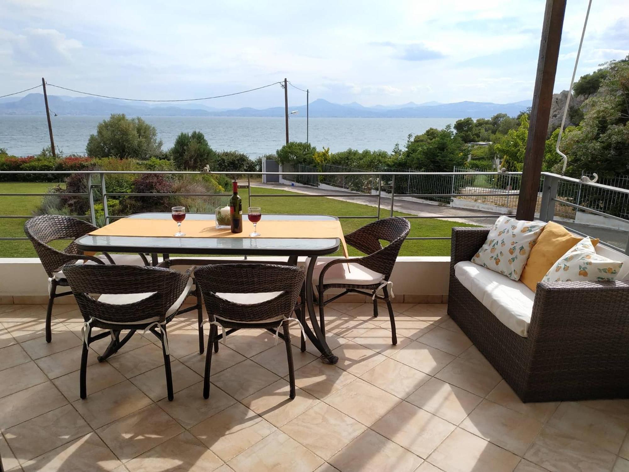 Beautiful House By The Sea,Loutraki Skaloma. Βίλα Εξωτερικό φωτογραφία