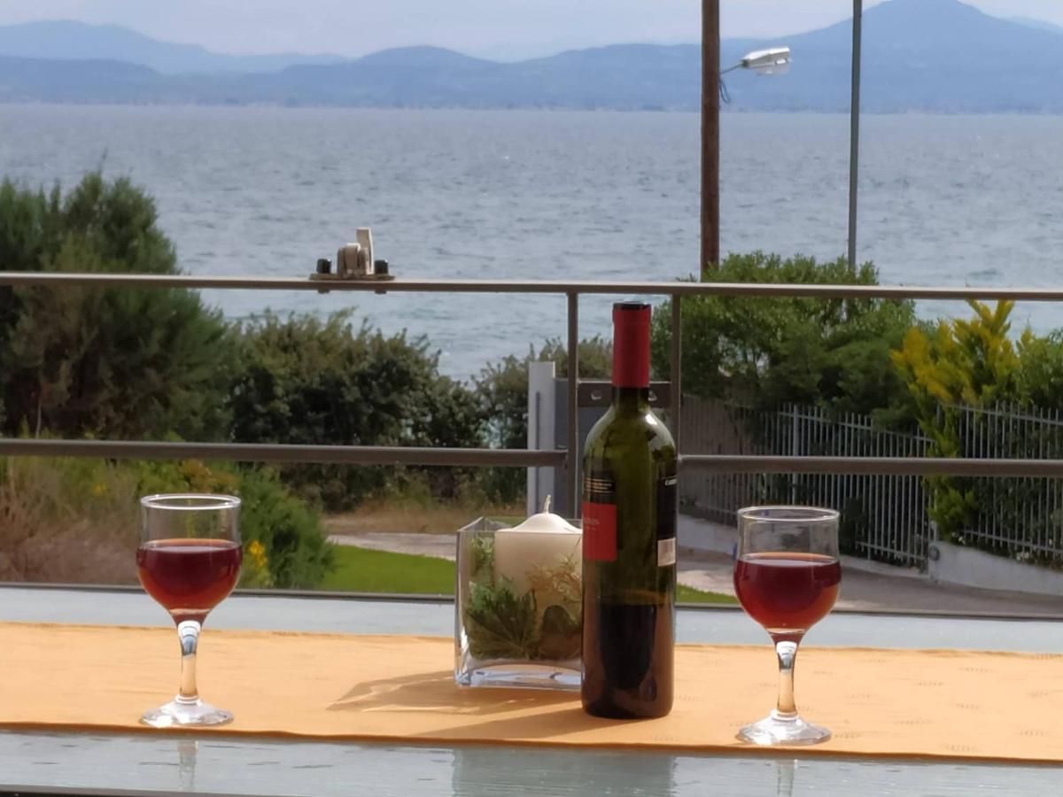 Beautiful House By The Sea,Loutraki Skaloma. Βίλα Εξωτερικό φωτογραφία